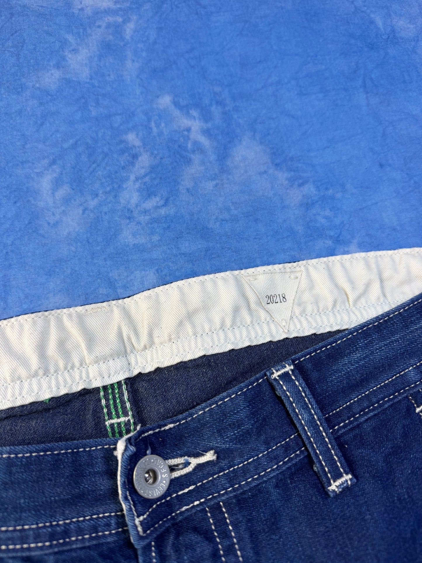 Levi's 2000s Denim Shorts L