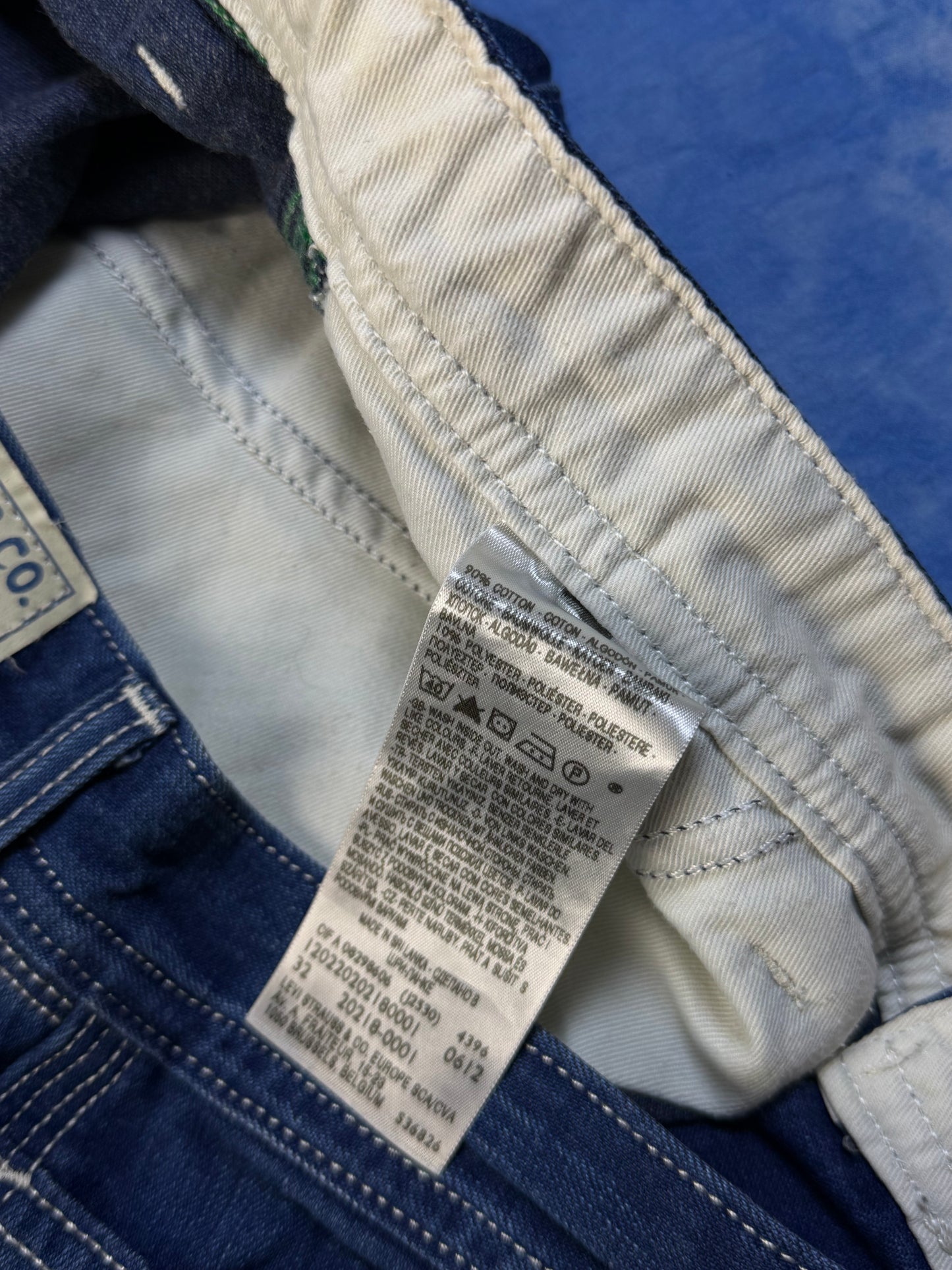 Levi's 2000s Denim Shorts L