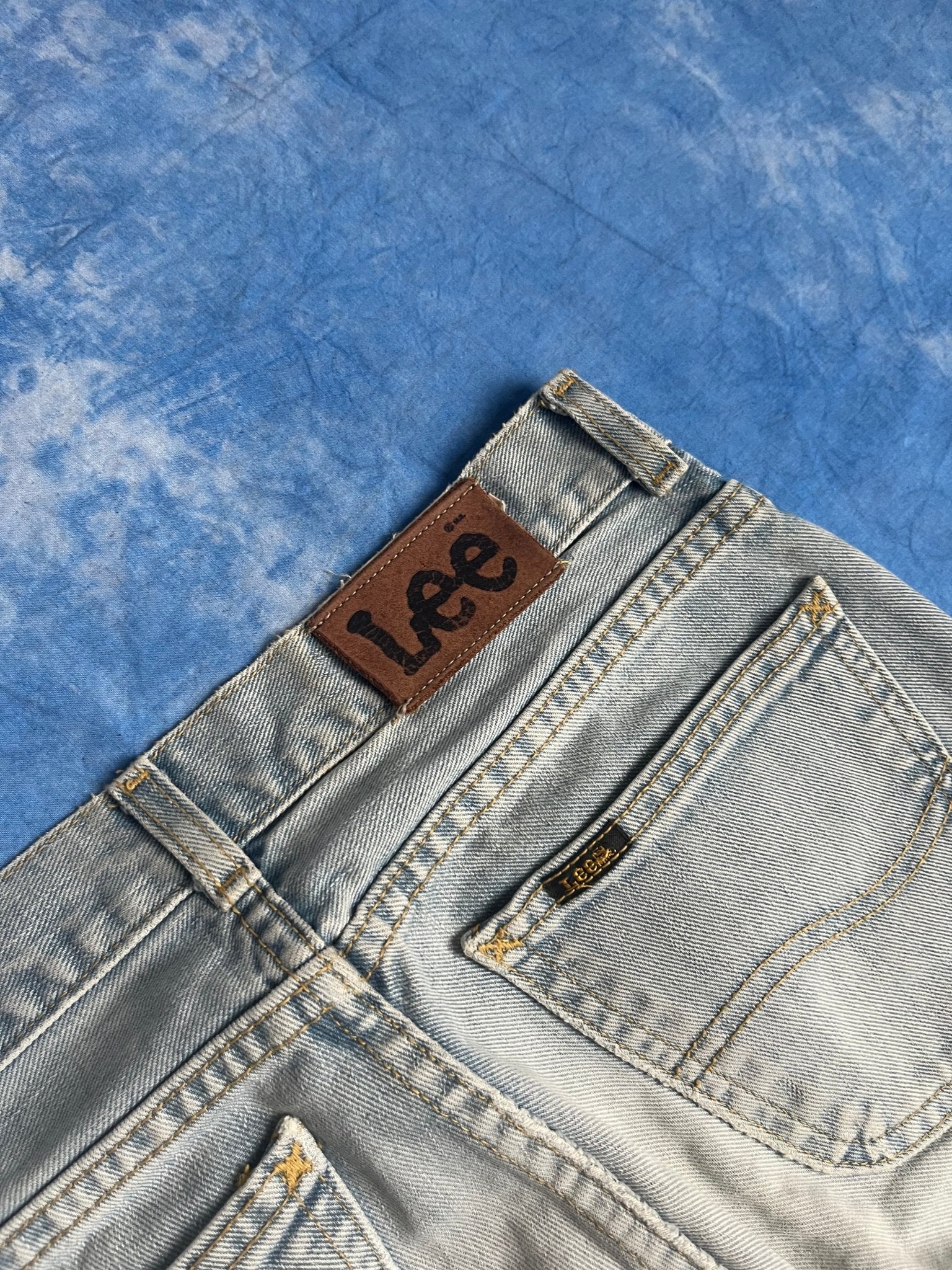 Damskie Jeansy Dzwony Lee Baby Blue 00s XS | Piggy Boxer Vintage Shop