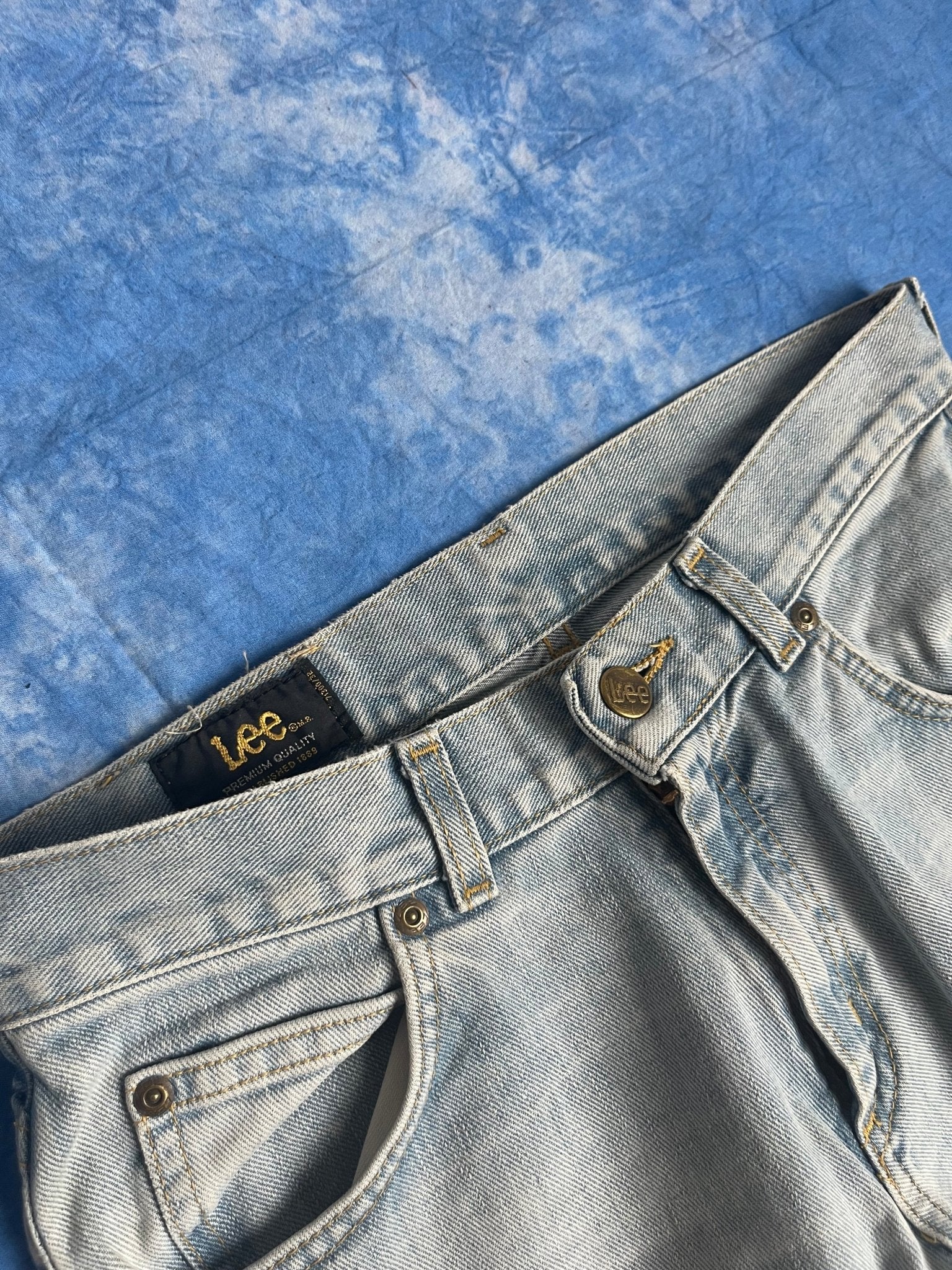 Damskie Jeansy Dzwony Lee Baby Blue 00s XS | Piggy Boxer Vintage Shop