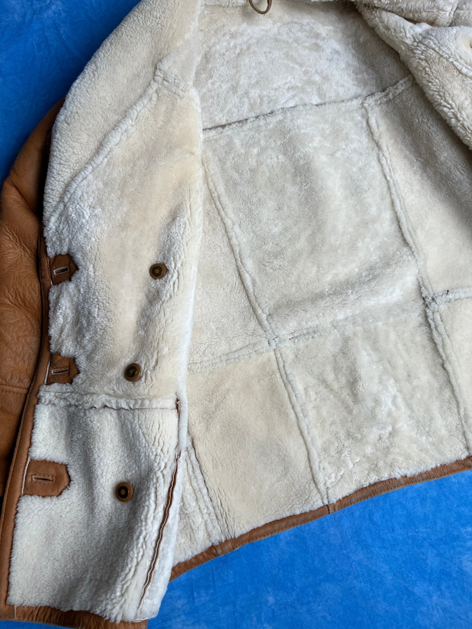 Jasno Brązowy Kożuch z Owczej Skóry 80s L | Piggy Boxer Vintage Shop