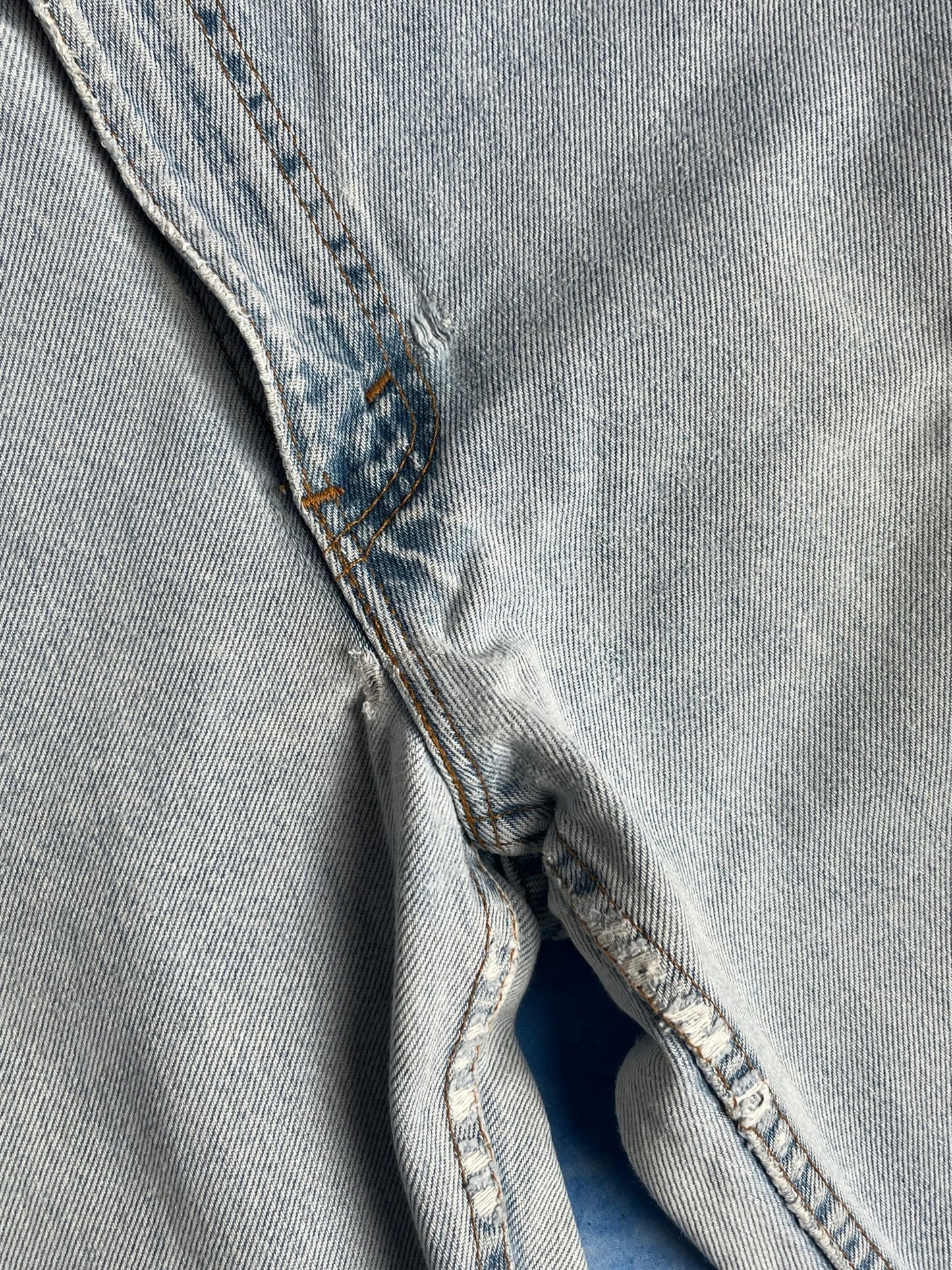 Jeansy Baby Blue Levi's 550 z 1997r Made in USA 33x34 | Piggy Boxer Vintage Shop