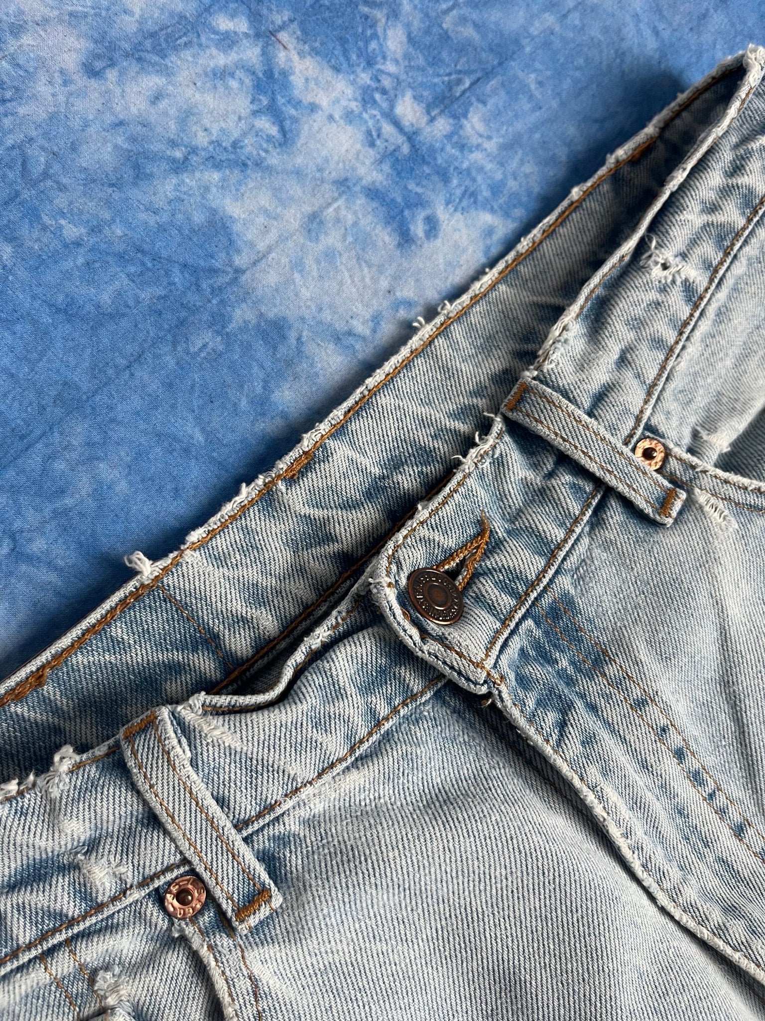 Jeansy Baby Blue Levi's 550 z 1997r Made in USA 33x34 | Piggy Boxer Vintage Shop