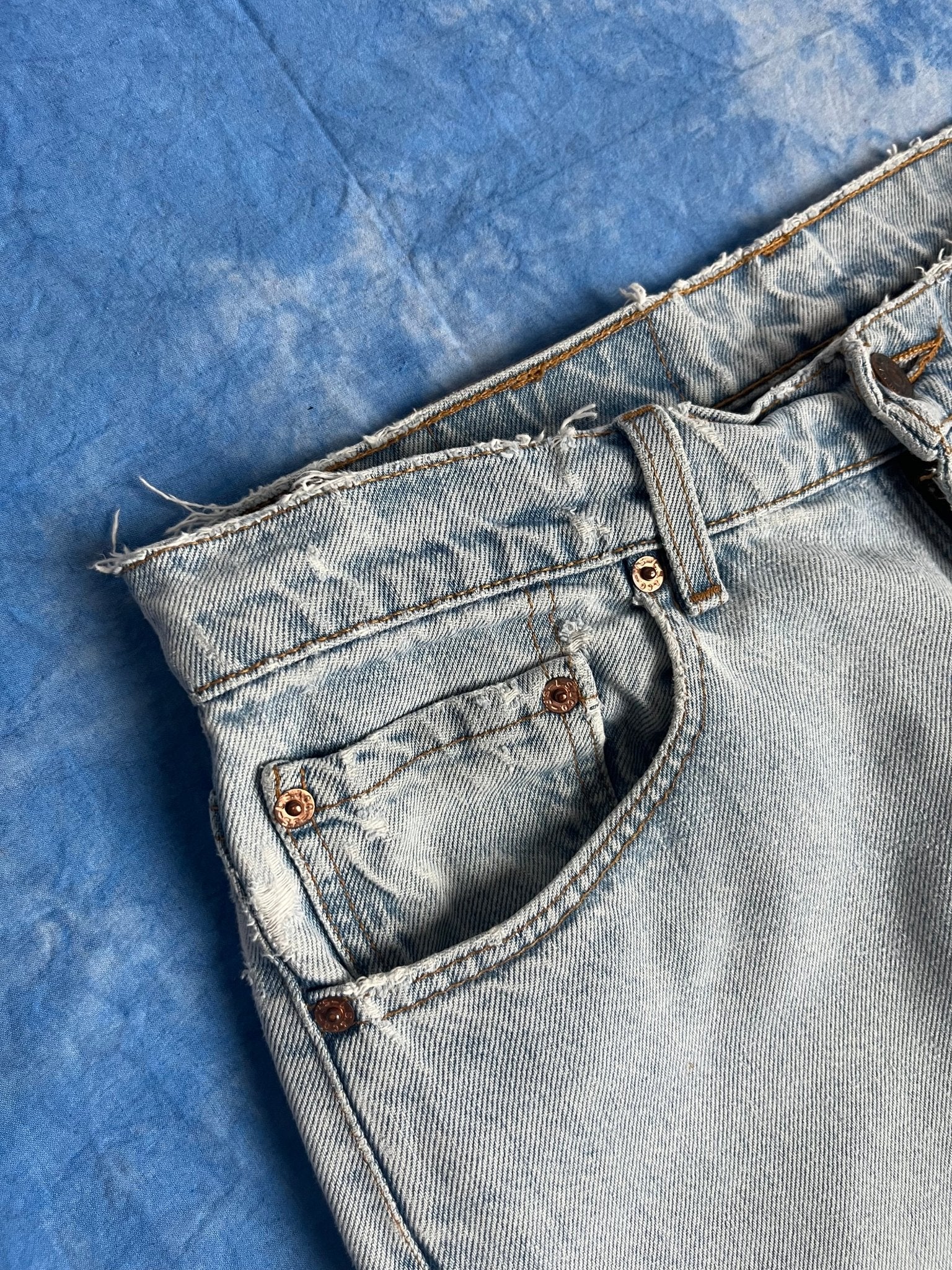 Jeansy Baby Blue Levi's 550 z 1997r Made in USA 33x34 | Piggy Boxer Vintage Shop