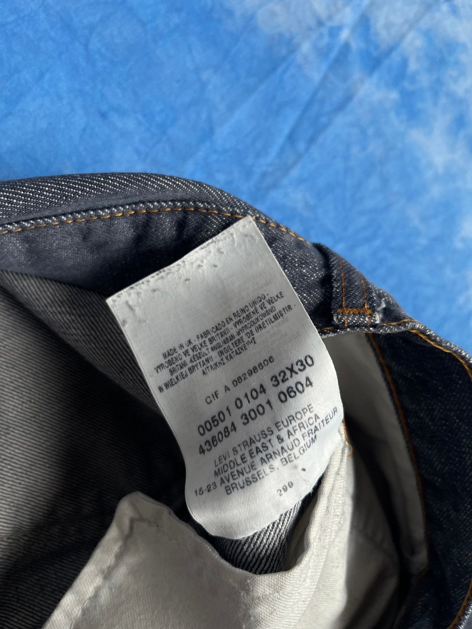 Jeansy Grafitowe Levi's 501 z 2001r W32 L30 | Piggy Boxer Vintage Shop