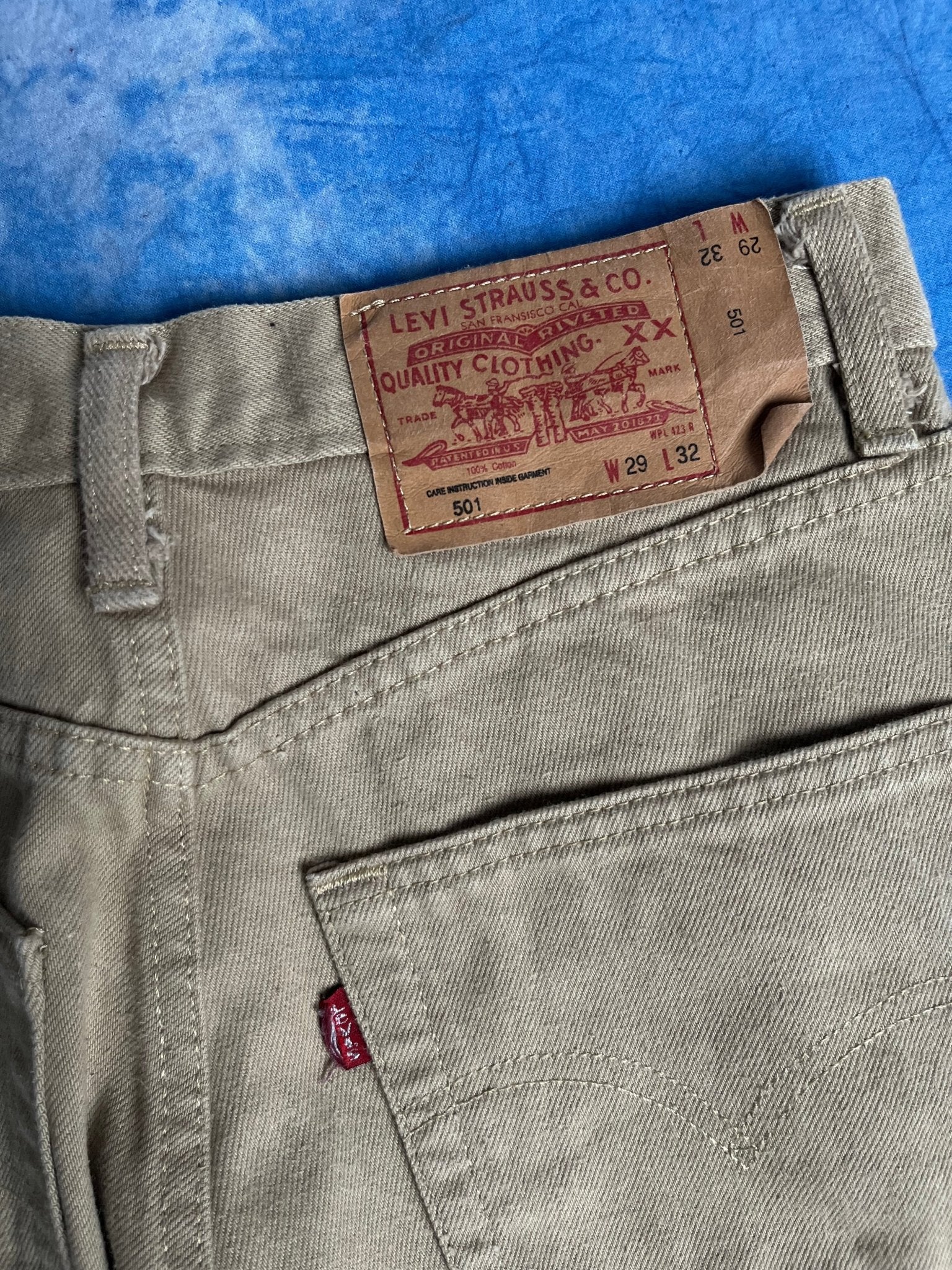 Jeansy Oliwkowe Levi's 501 z 1993r Made in USA XS | Piggy Boxer Vintage Shop