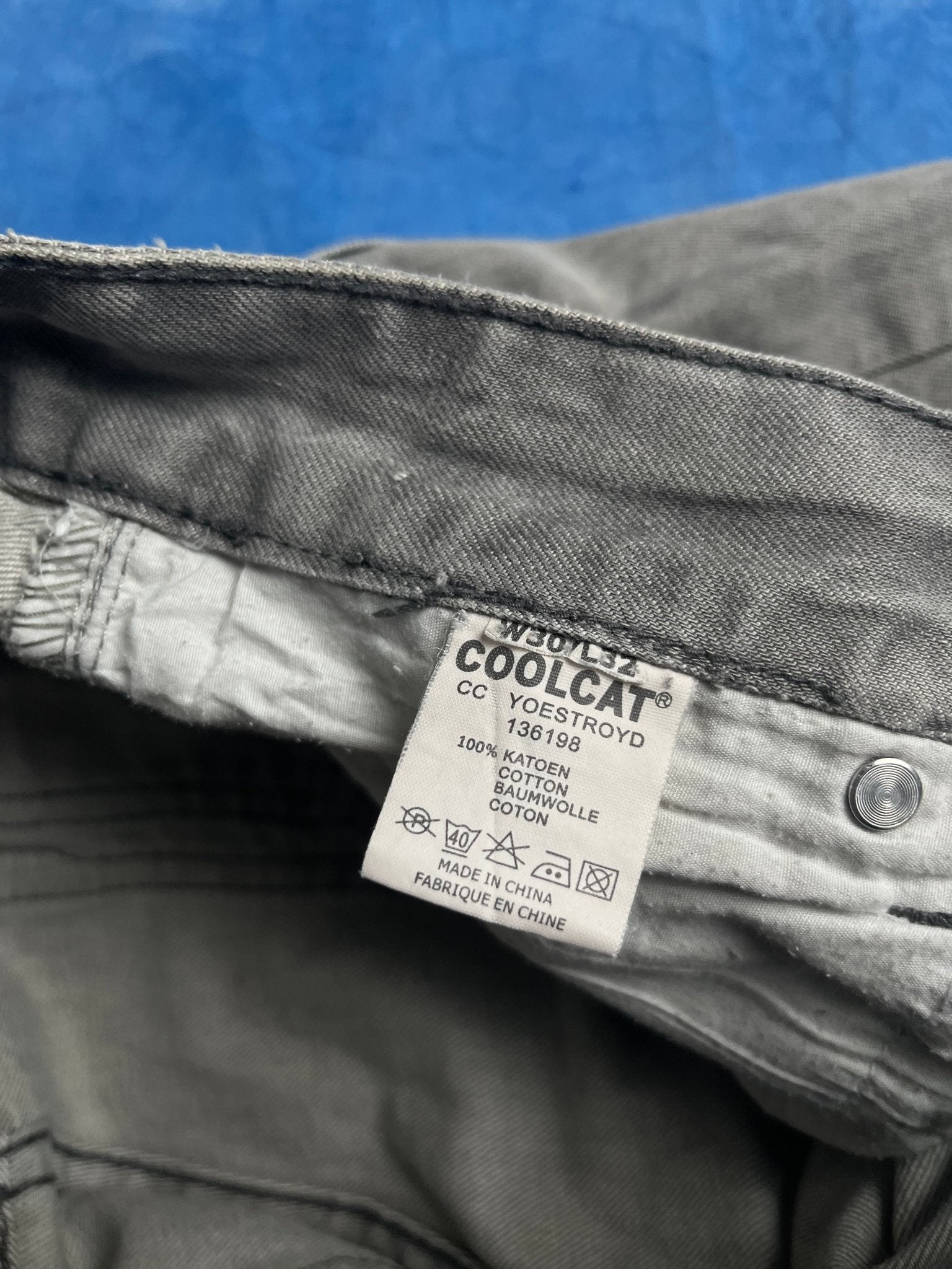 Jeansy z Przetarciami Cool Cat 00s 30x32 | Piggy Boxer Vintage Shop