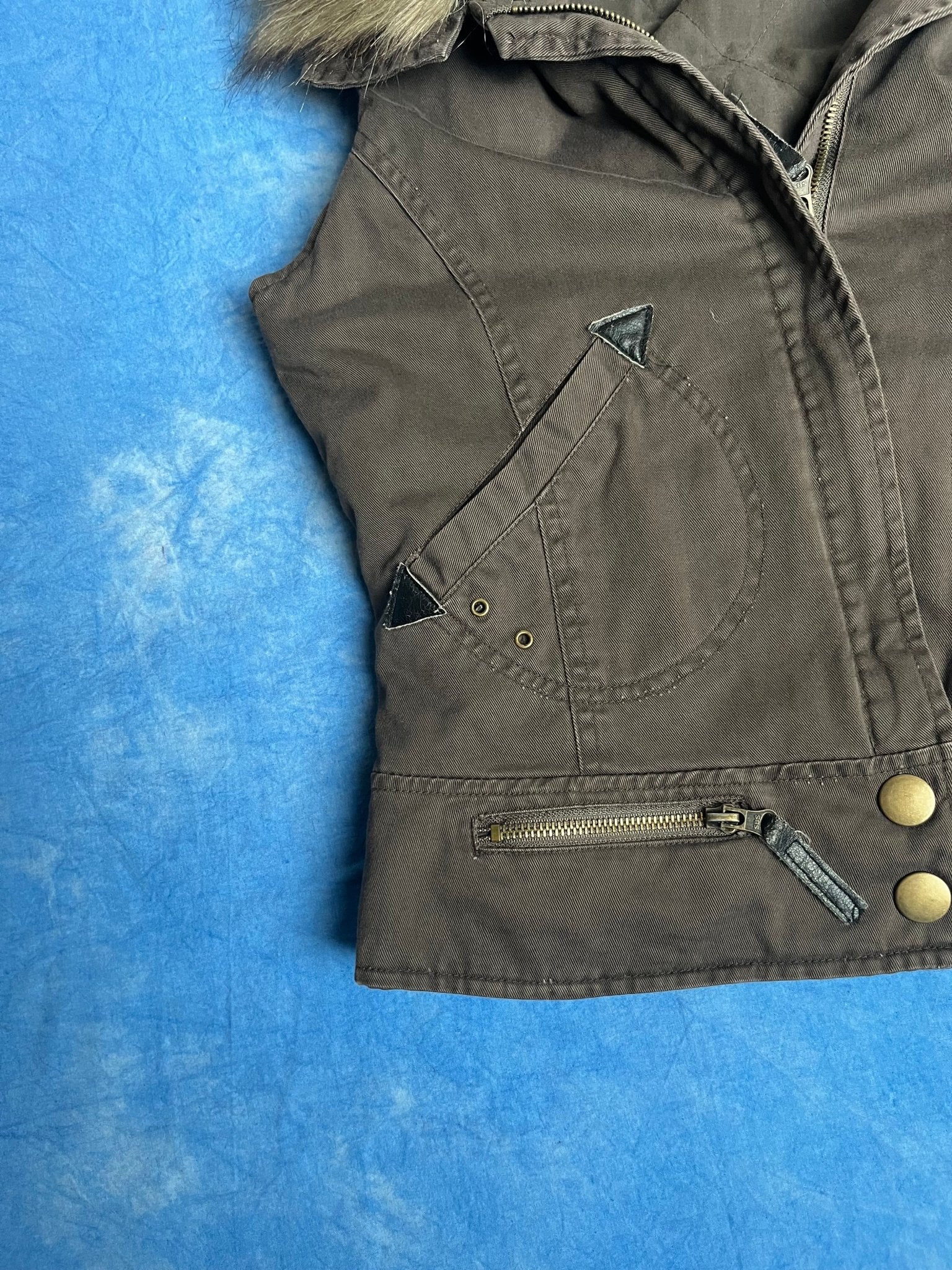 Kamizelka ze Sztucznym Futrem XS | Piggy Boxer Vintage Shop