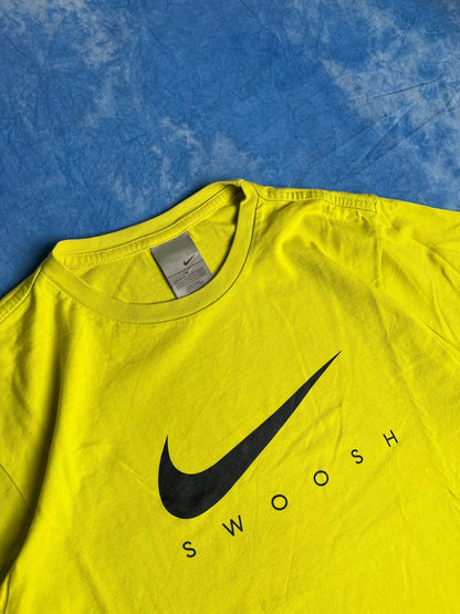 Koszulka Kanarkowa Nike Big Logo Swosh 00s M | Piggy Boxer Vintage Shop